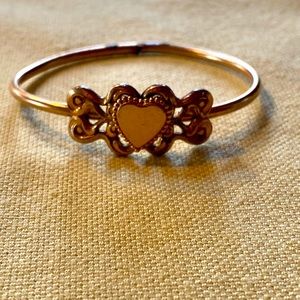 Antique gold filled heart bracelet🌺
